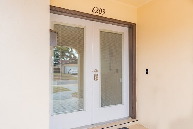 Building Photo - 6203 Tebbetts Dr