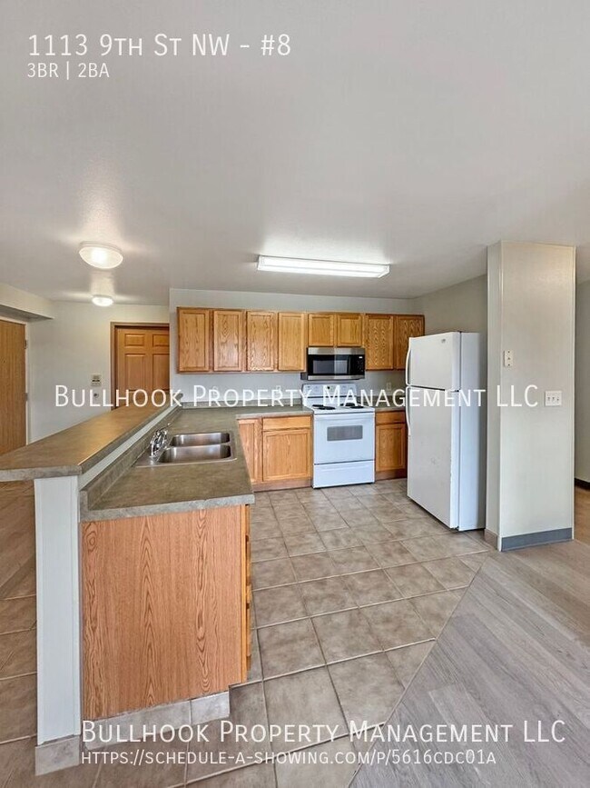 Building Photo - 1113 9th St NW