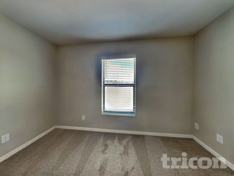 Building Photo - 1479 Swan Lake Cir