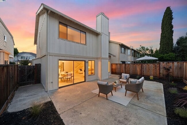 Building Photo - 3664 Thrush Terrace