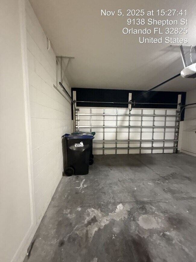 Building Photo - Beautiful Spacious 3 bed 2.5 bath Home in ...