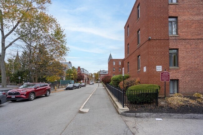 Building Photo - 20 N Ashland St