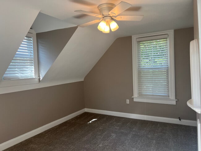 Building Photo - 502 Wirtz Way
