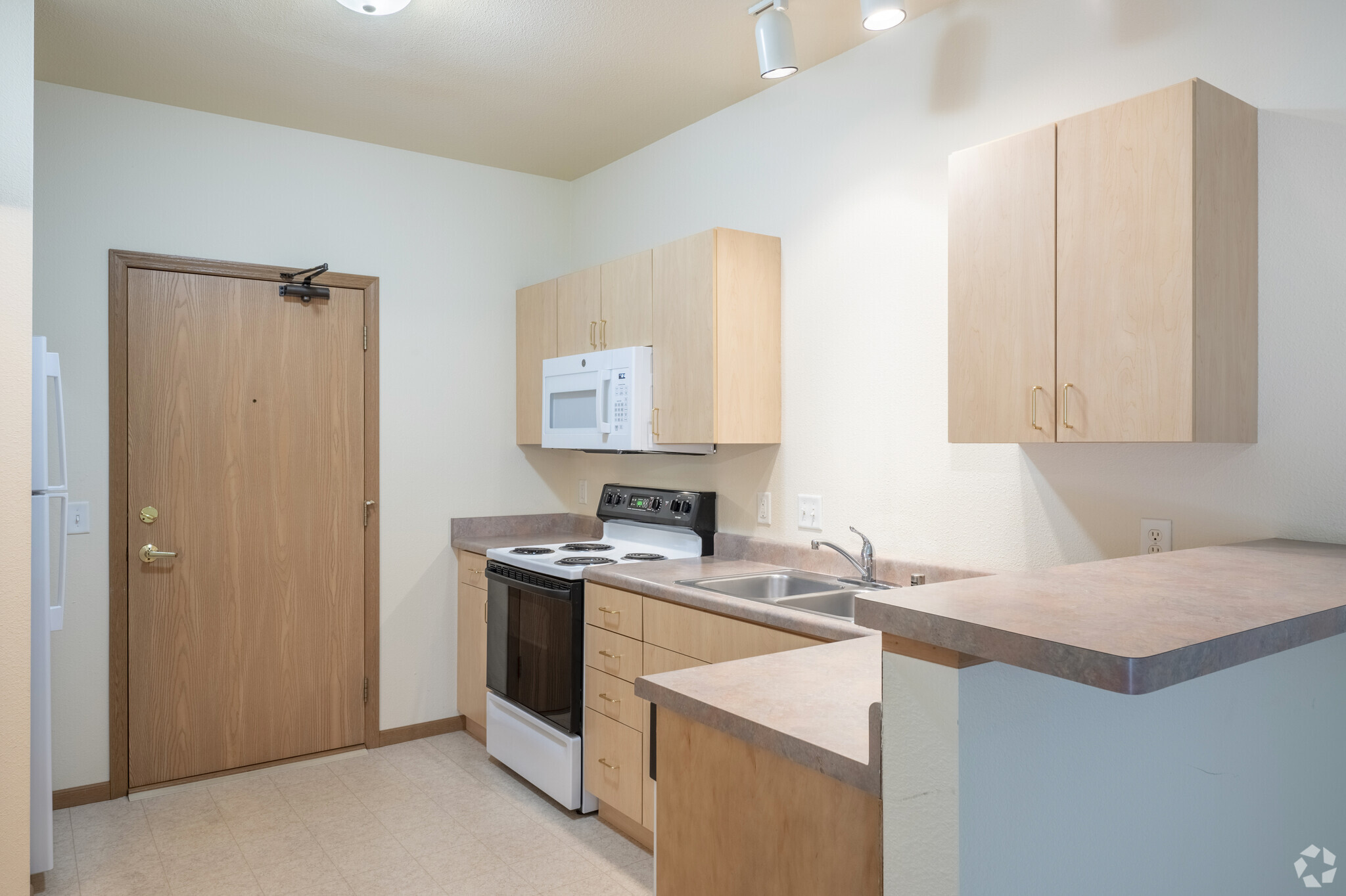 Studio A2- Kitchen - University Heights