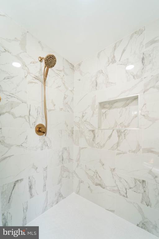 Building Photo - 3244 Titanic Dr