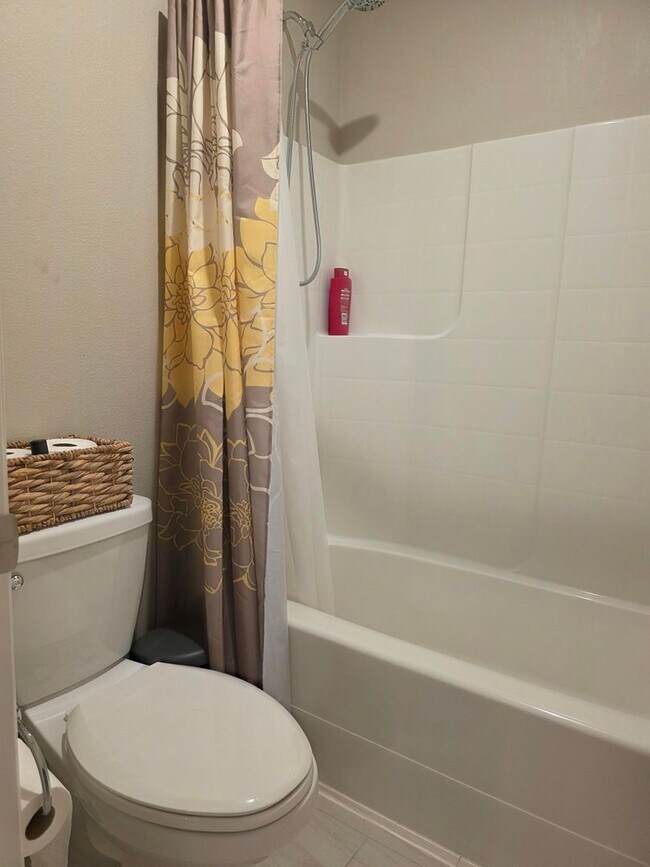 Building Photo - Gig Harbor McCormick Creek Phase 2 - 4 bedroom 3 bathroom 2831 sq ft well maintained home! Avail ...