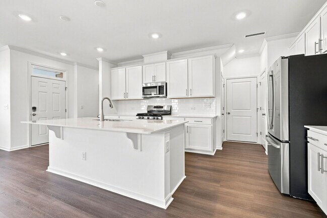Building Photo - 219 Deercroft Dr