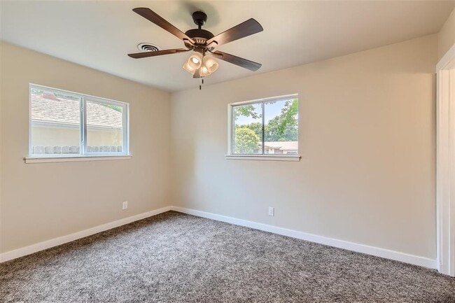 Building Photo - 8017 Briarwood Ln