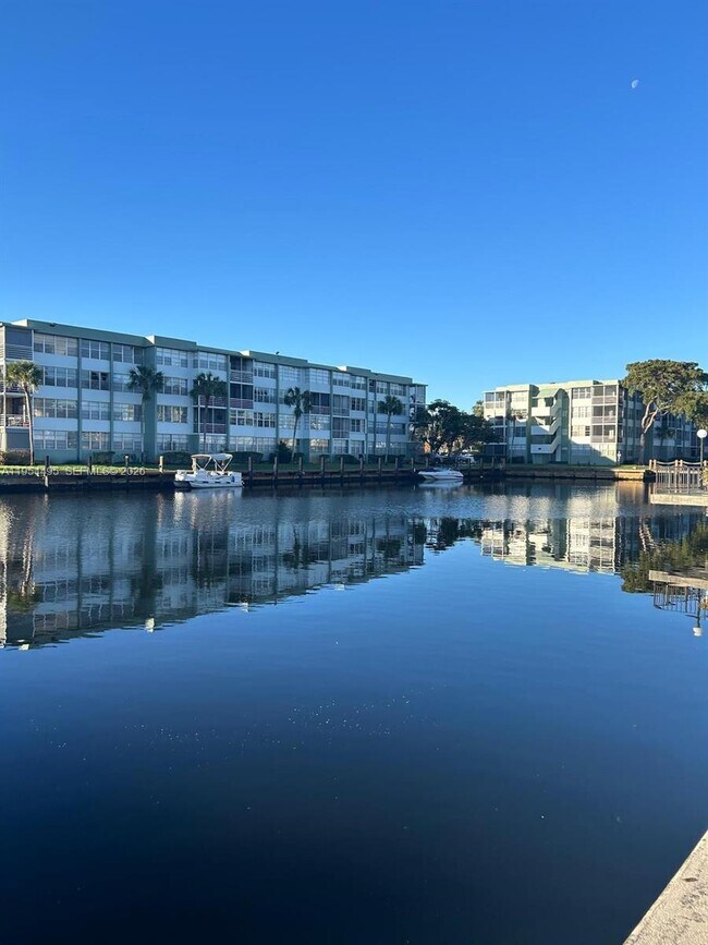 Building Photo - 2761 Taft St