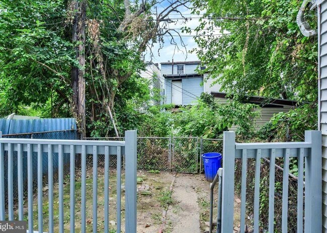 Building Photo - 52 Balm St