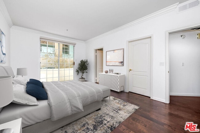 Building Photo - 10630 Eastborne Ave