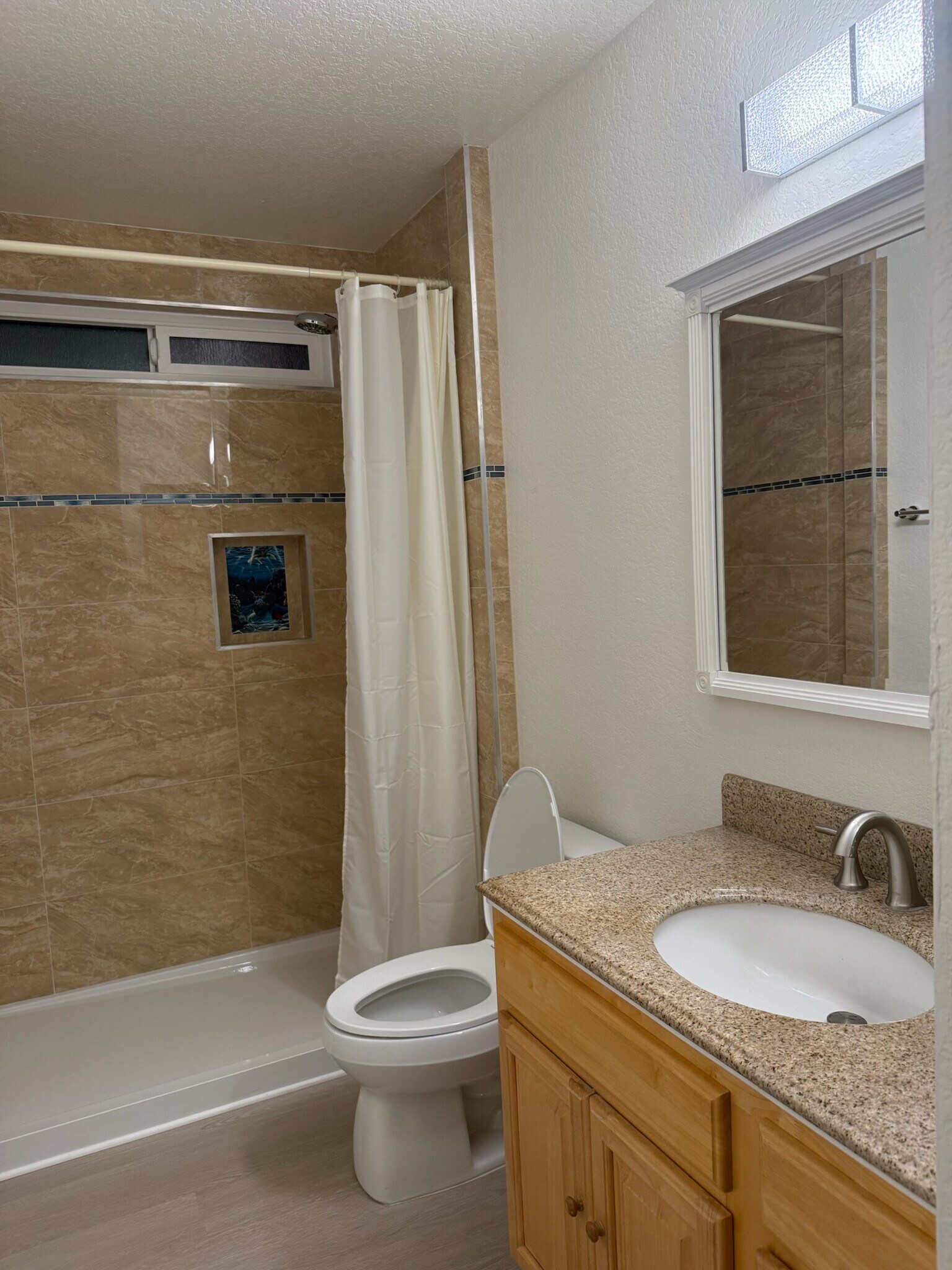 Building Photo - 16321 Siskiyou Rd