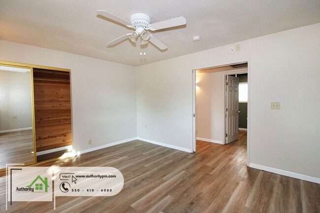 Building Photo - 310 Woodhill Dr