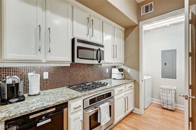 Building Photo - 56 E Serene Ave