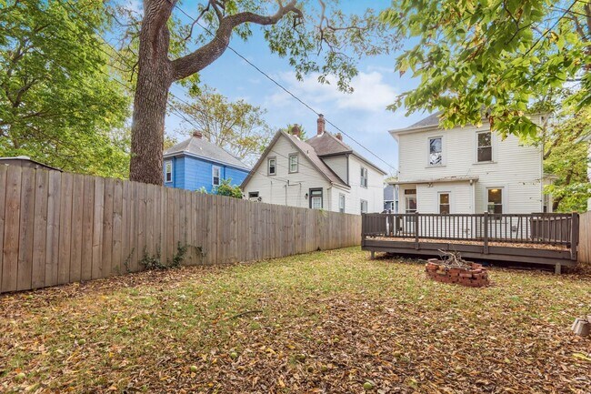 Building Photo - Perfect home in the heart of a great commu...