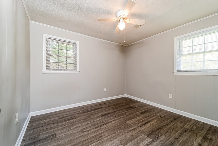 Building Photo - 4426 Hardwood St