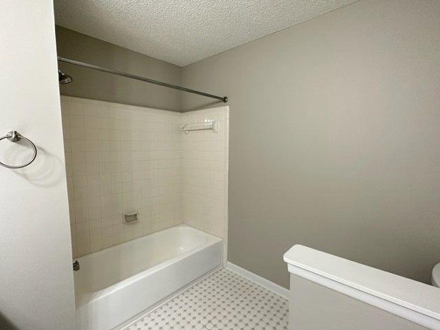 Building Photo - 28 Middleton Ct