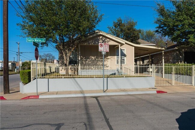Building Photo - 2200 Santa Maria St