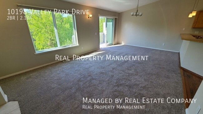 Building Photo - 10198 Valley Park Dr