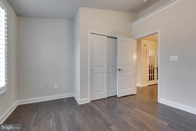 Building Photo - 8526 Pine Springs Dr