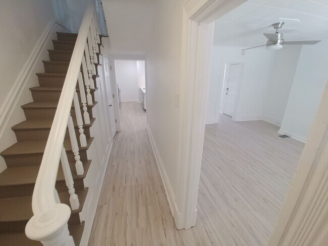 Building Photo - Updated Rental - Allentown