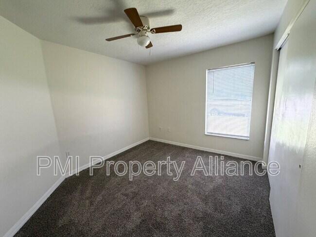 Building Photo - 1153 Elderberry Dr
