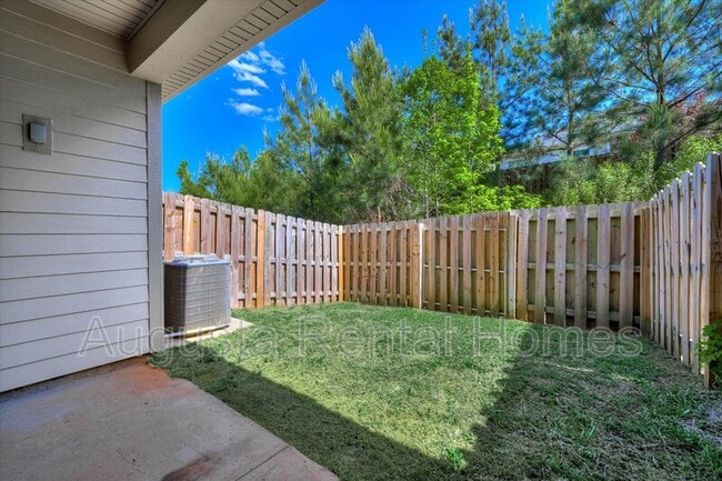 Building Photo - 504 Vinings Dr