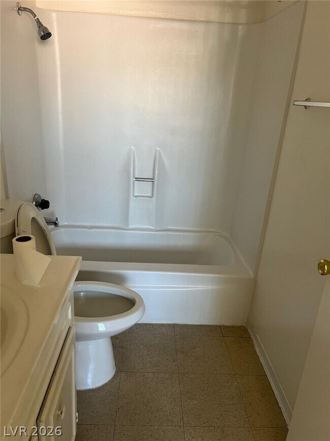 Building Photo - 818 S 7th St