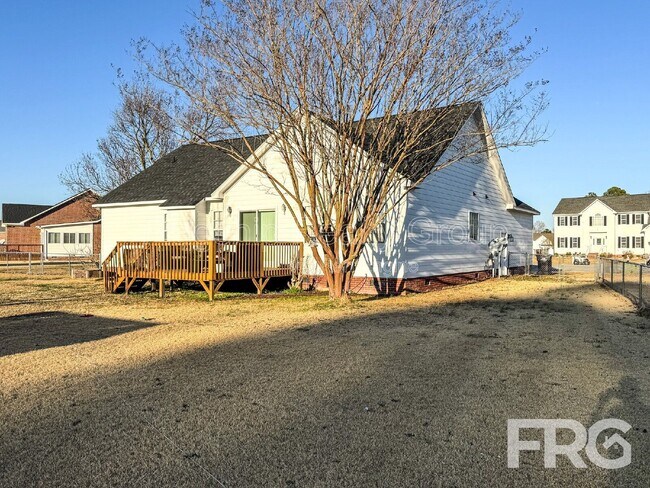 Building Photo - 103 Thomick Pl