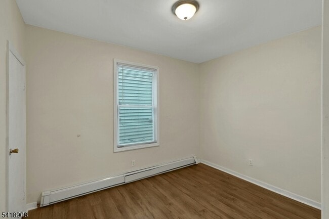 Building Photo - 496 S 21st St