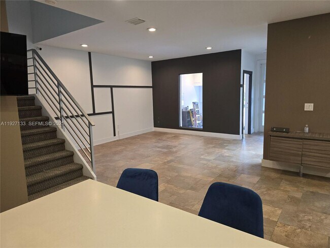 Building Photo - 1145 Doveplum St