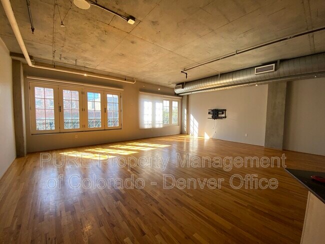 Building Photo - 1499 Blake St