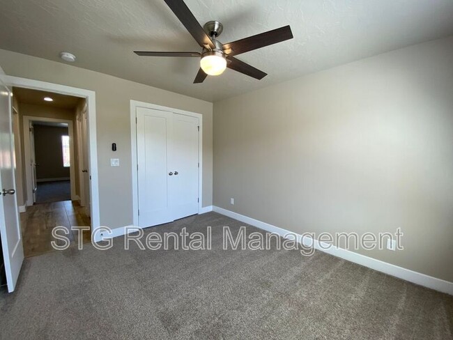 Building Photo - 758 N 300 W
