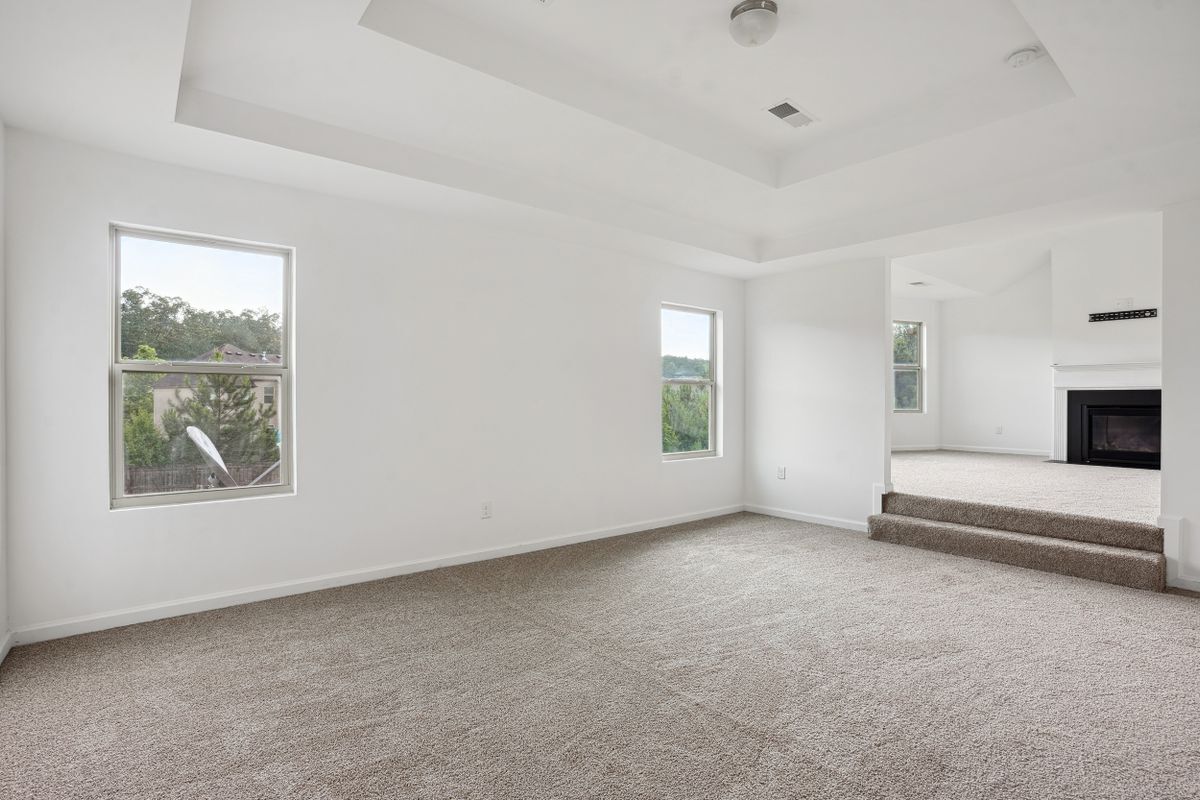 Building Photo - 90 Oakwood Dr
