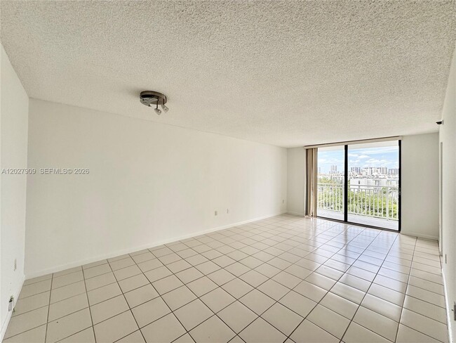 Building Photo - 210 174th St