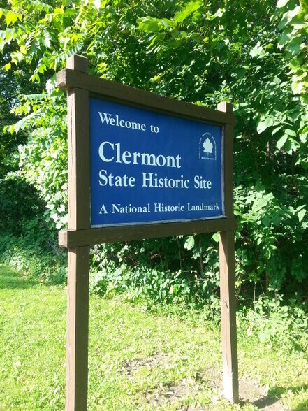 Building Photo - 13 Memorial Dr