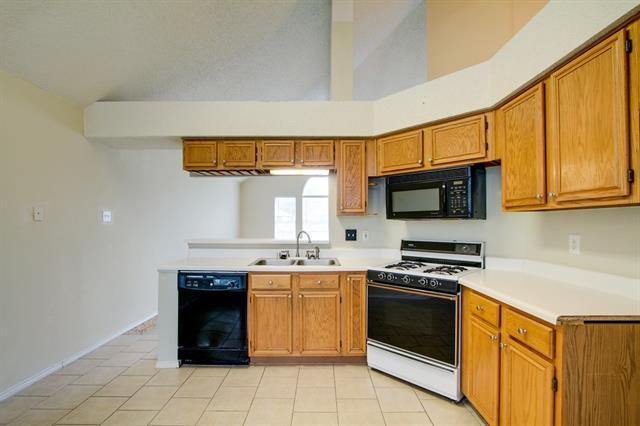 Building Photo - 2104 Regency Dr