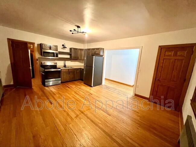 Building Photo - 116 Cumberland Ct