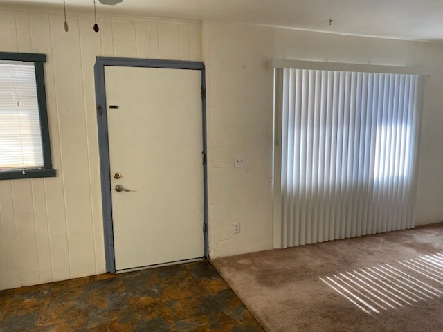 Building Photo - 1744 E Hedrick Dr