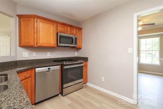 Building Photo - 4112 Chatterleigh Dr