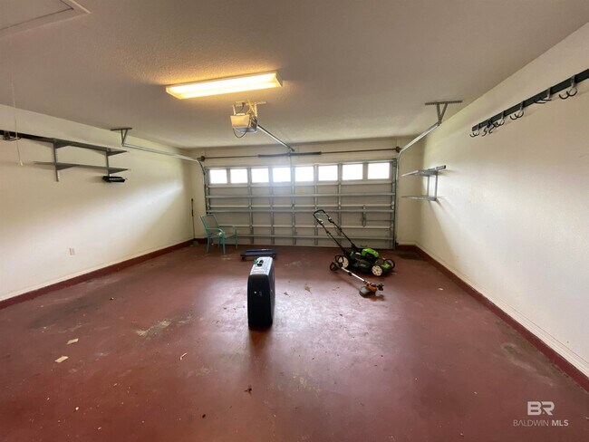 Building Photo - 8057 Deerwood Dr