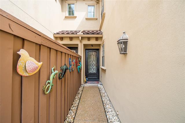 Building Photo - 14745 Stanford Ct
