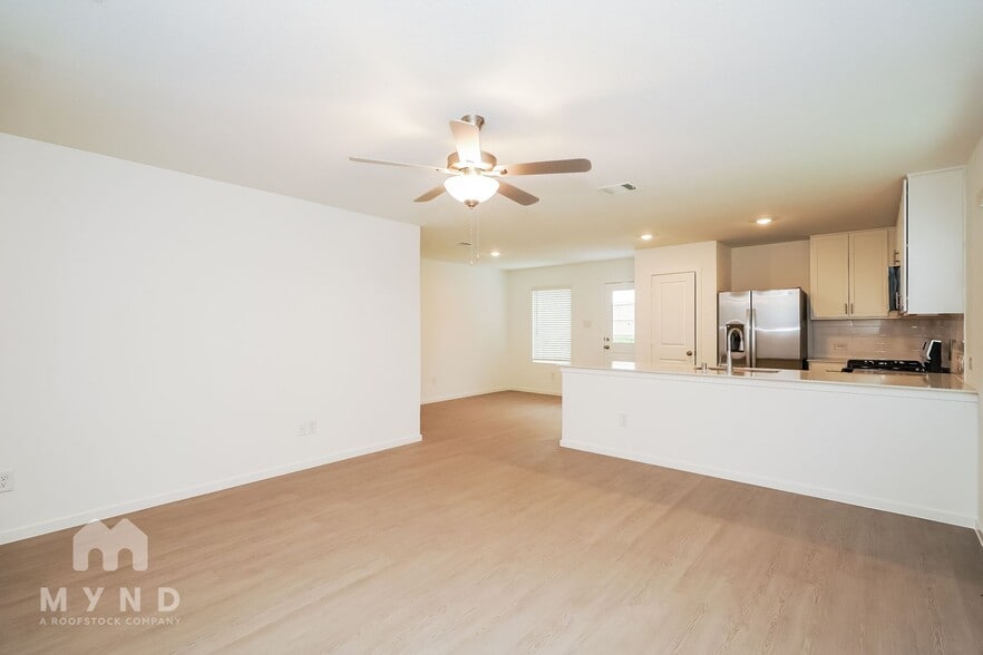 Building Photo - 2636 Mistwood Dr