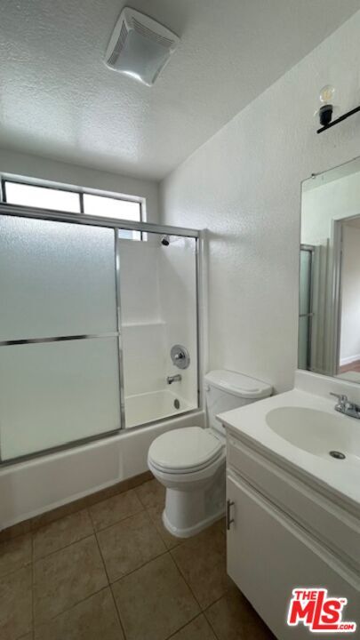 Building Photo - 4826 Rosewood Ave