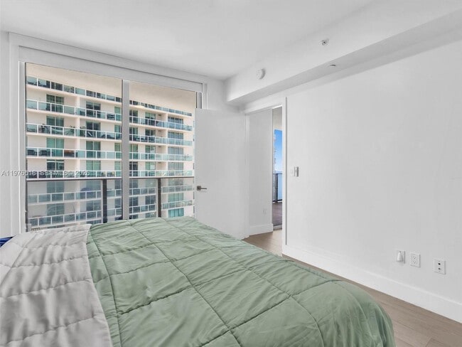 Building Photo - 488 NE 18th St