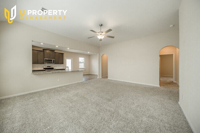 Building Photo - 1817 Dahlia Way