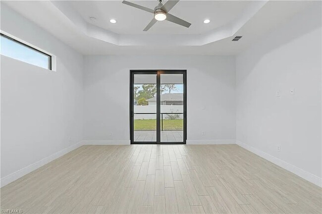 Building Photo - Spacious 4 Bedroom, 3 Bath Single-Family H...