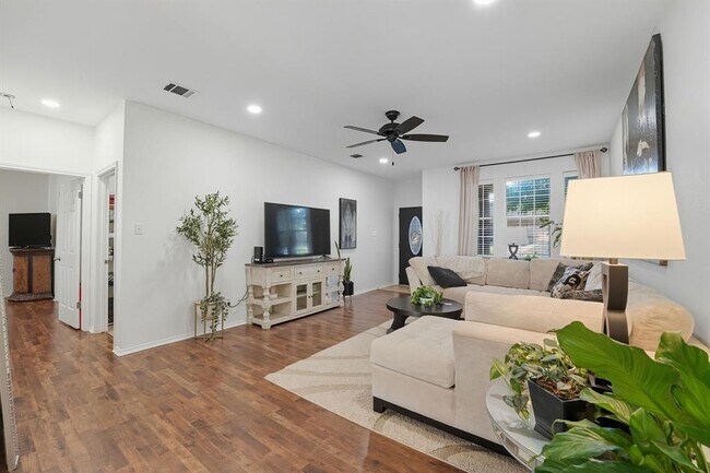 Building Photo - 305 Olmos Dr