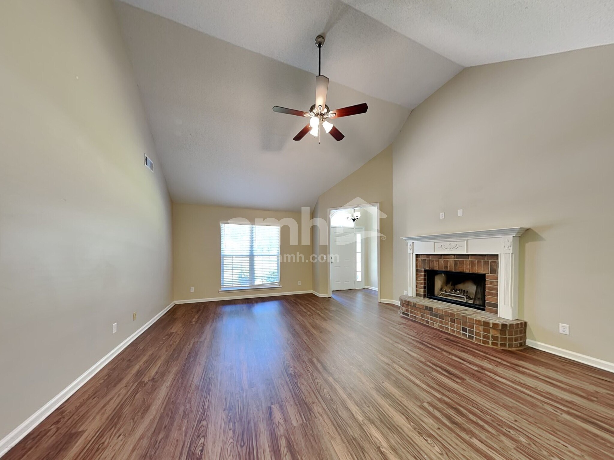 Building Photo - 131 Junco Way