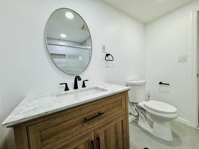 Building Photo - 104 North St